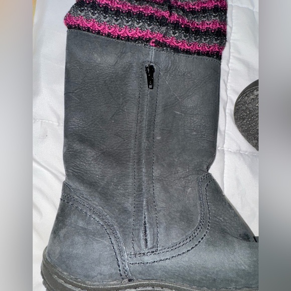 Keen Boots Womens Size 8.5 Black Suede Knit Cuff Flat Waterproof Grey Pink 63035 - Picture 4 of 8